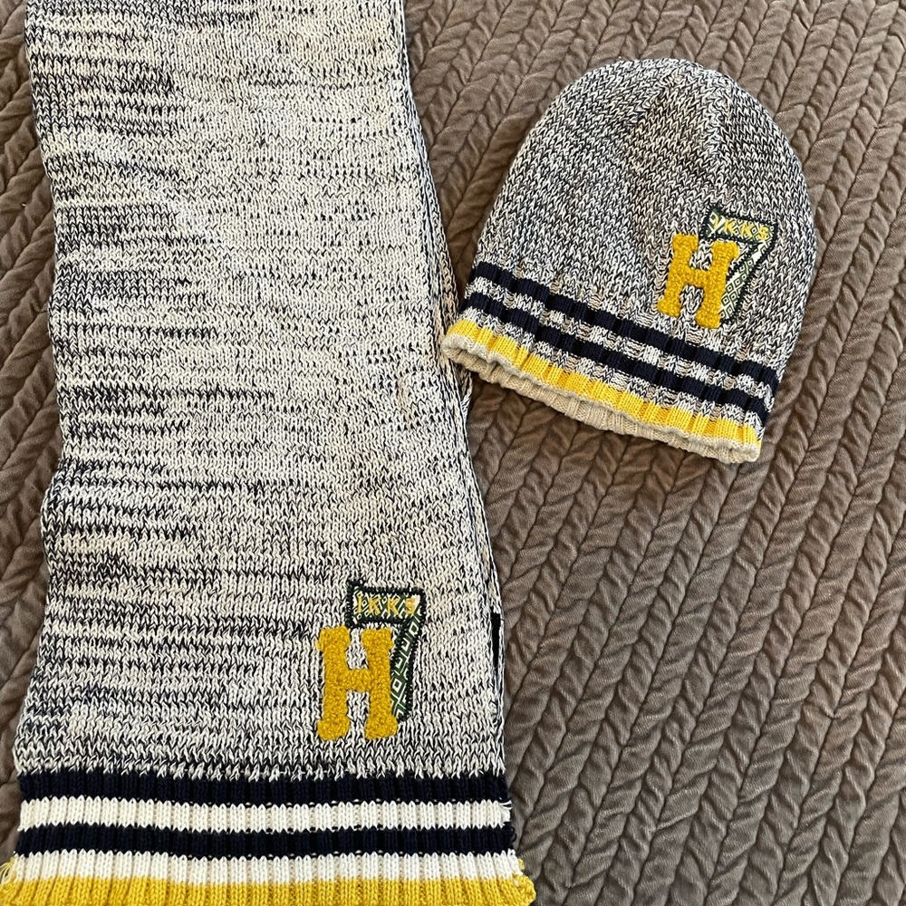 IKKS Gray Winter Hat and Scarf